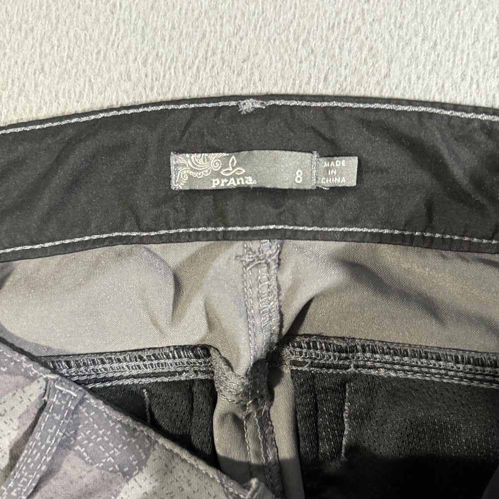 Prana‎ Pants Womens 8 Gray Camo Cargo Convertible Capris Straight Leg Outdoors - Picture 3 of 6
